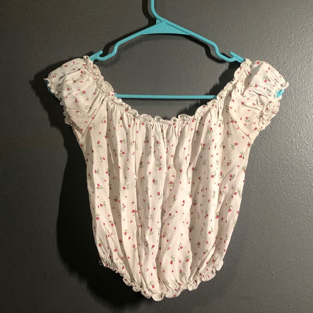 Brandy Melville cropped top